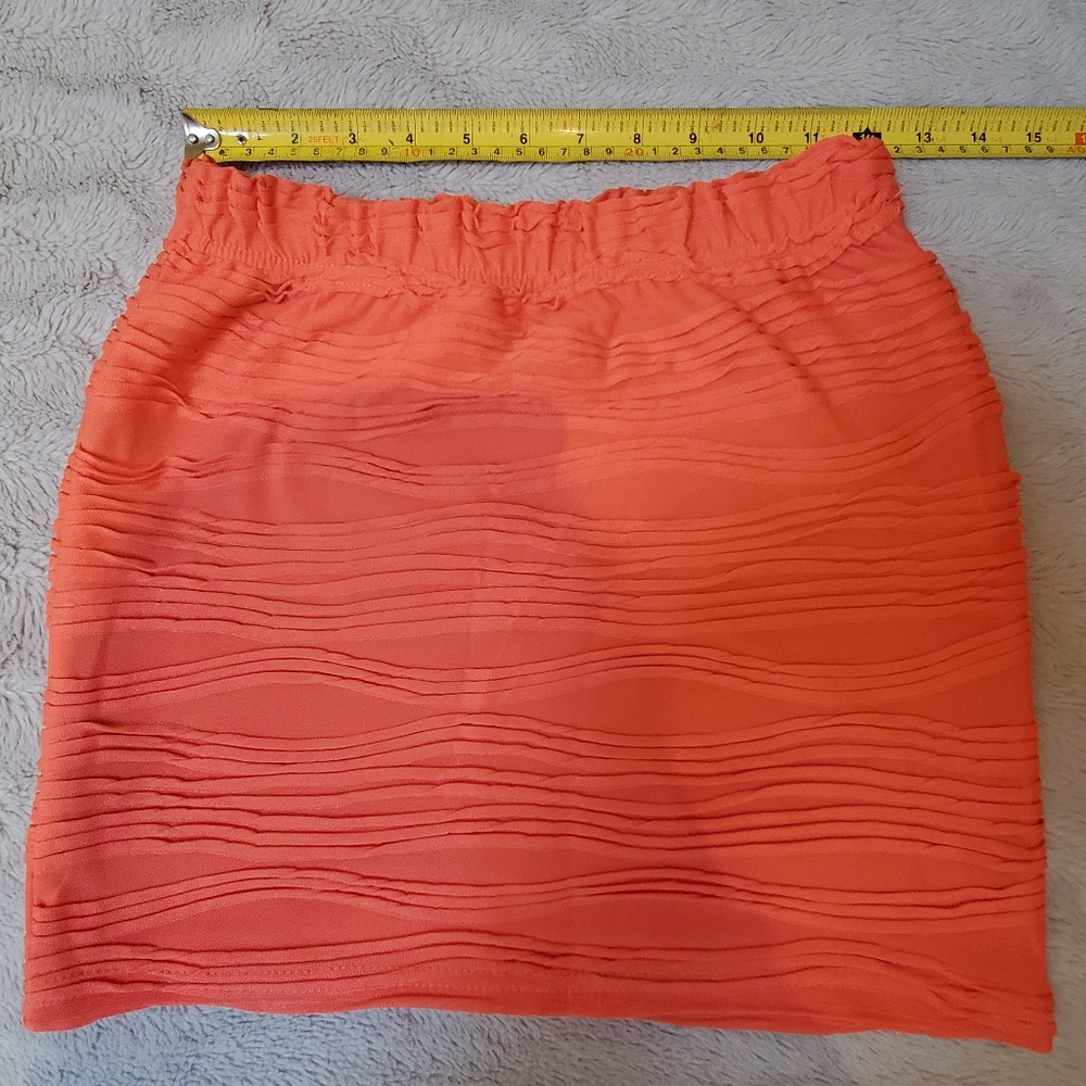 Mini skirt - Picture 2 of 3